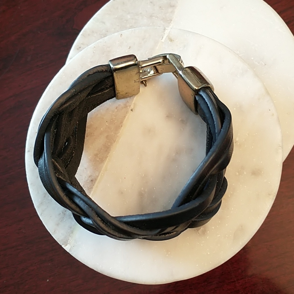Leather bracelet
